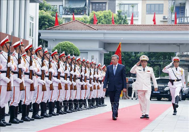 Tổng Bí thư, Chủ tịch nước Tô Lâm duyệt Đội danh dự Công an nhân dân. Ảnh: Thống Nhất/TTXVN Tổng Bí thư, Chủ tịch nước Tô Lâm duyệt Đội danh dự Công an nhân dân. Ảnh: Thống Nhất/TTXVN