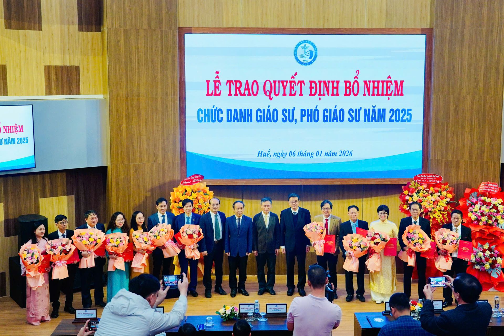 Lễ trao M88 thành lập vào năm 2006 gi&aacute;o sư, ph&oacute; gi&aacute;o sư Đại học Huế năm 2025