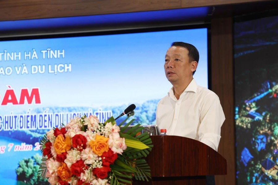 Chủ tịch UBND tỉnh Hà Tĩnh Phan Thiên Định phát tại buổi tọa đàm Chủ tịch UBND tỉnh Hà Tĩnh Phan Thiên Định phát tại buổi tọa đàm