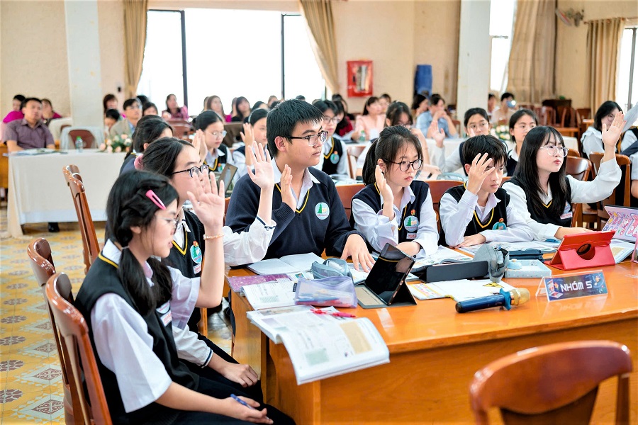 Học sinh THCS Nguyễn Du, phường Xu&acirc;n Hương - Đ&agrave; Lạt. Ảnh: Viết Trọng
