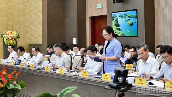 Lãnh đạo các bộ, ngành Trung ương tham dự cuộc làm việc. (Ảnh: THANH GIANG) Lãnh đạo các bộ, ngành Trung ương tham dự cuộc làm việc. (Ảnh: THANH GIANG)