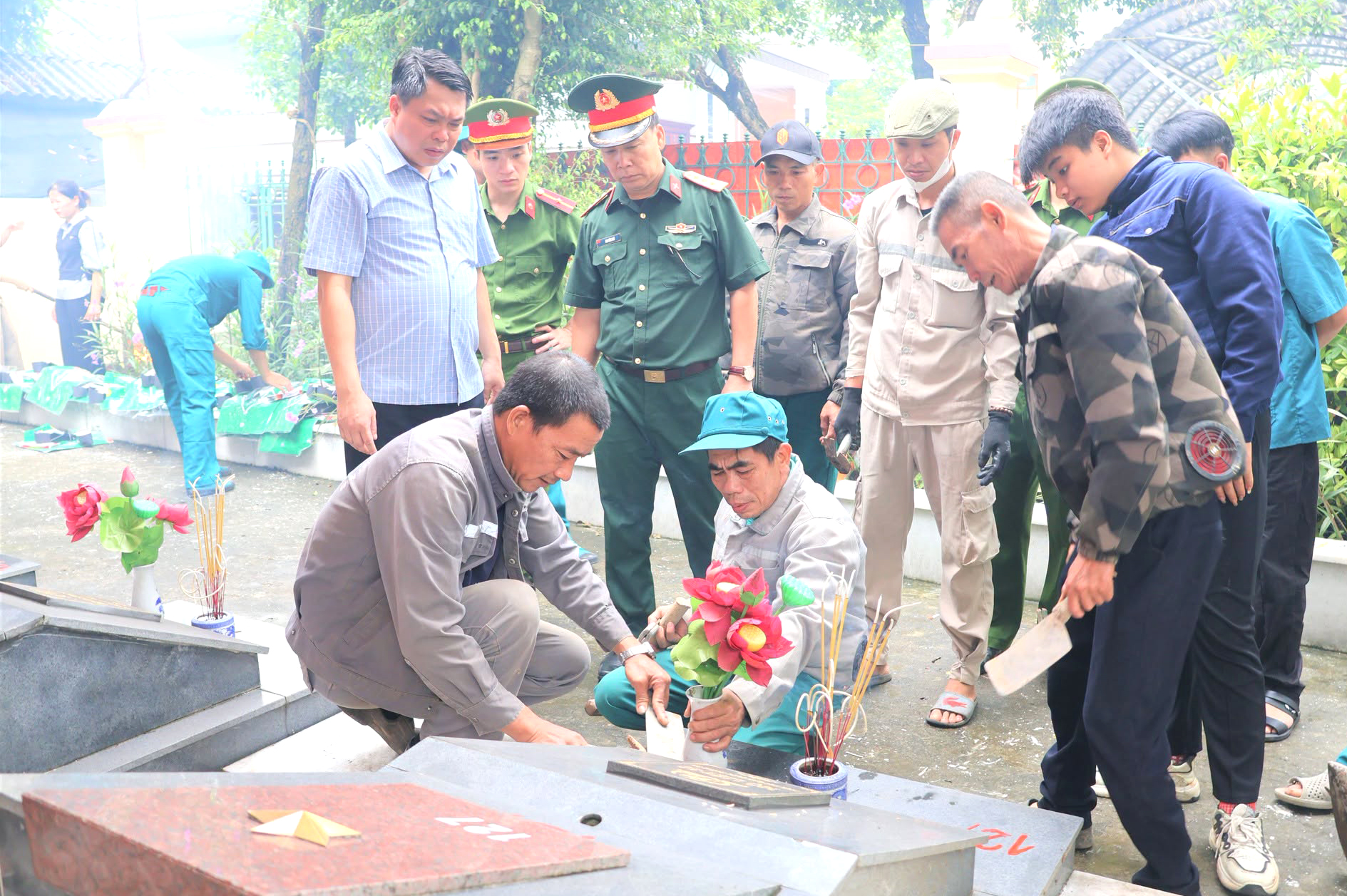 Xã Lục Yên đã hoàn thành việc lấy mẫu tại Nghĩa trang Liệt sĩ xã Xã Lục Yên đã hoàn thành việc lấy mẫu tại Nghĩa trang Liệt sĩ xã