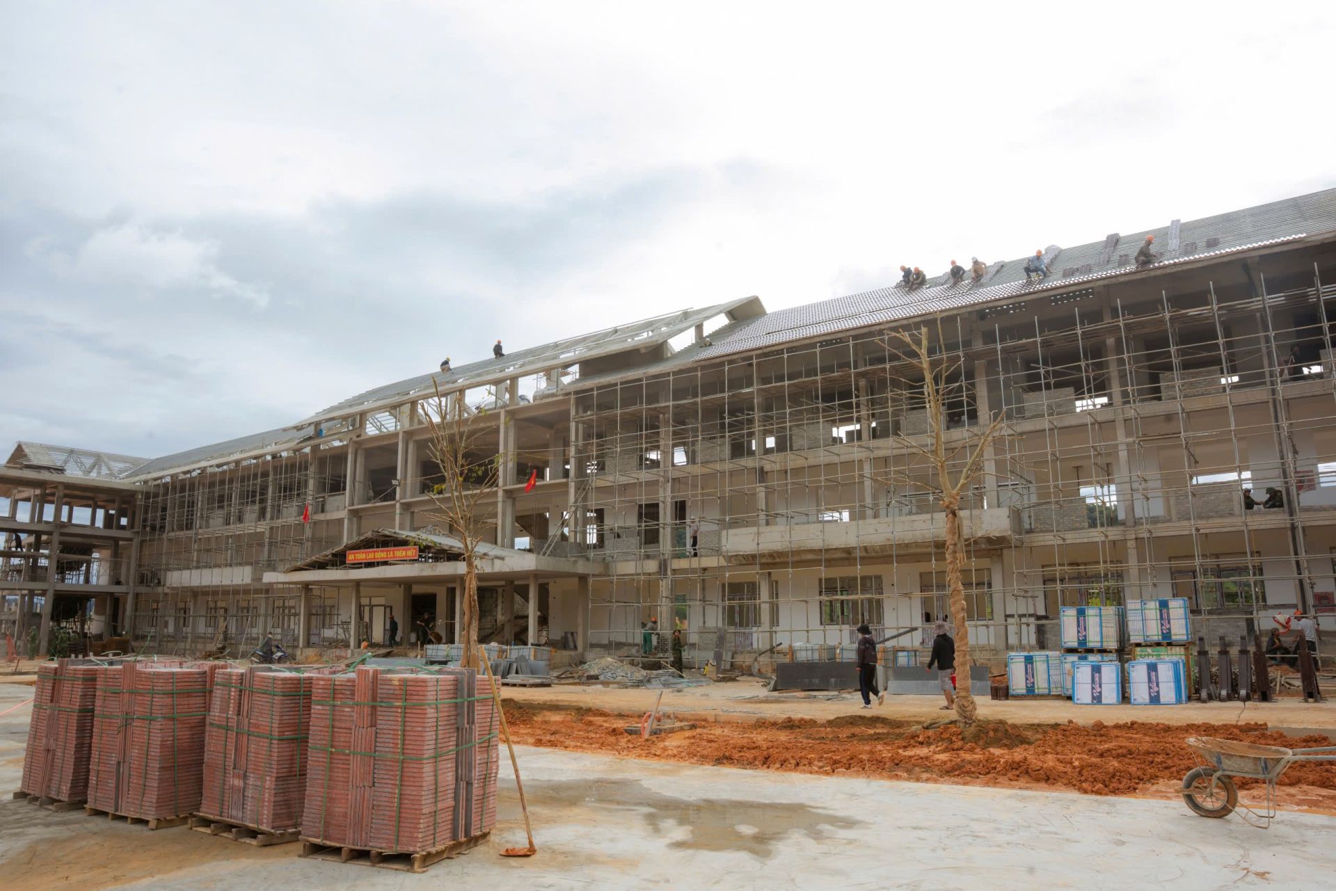 Trường THPT nội trú liên cấp ở A Lưới Trường THPT nội trú liên cấp ở A Lưới