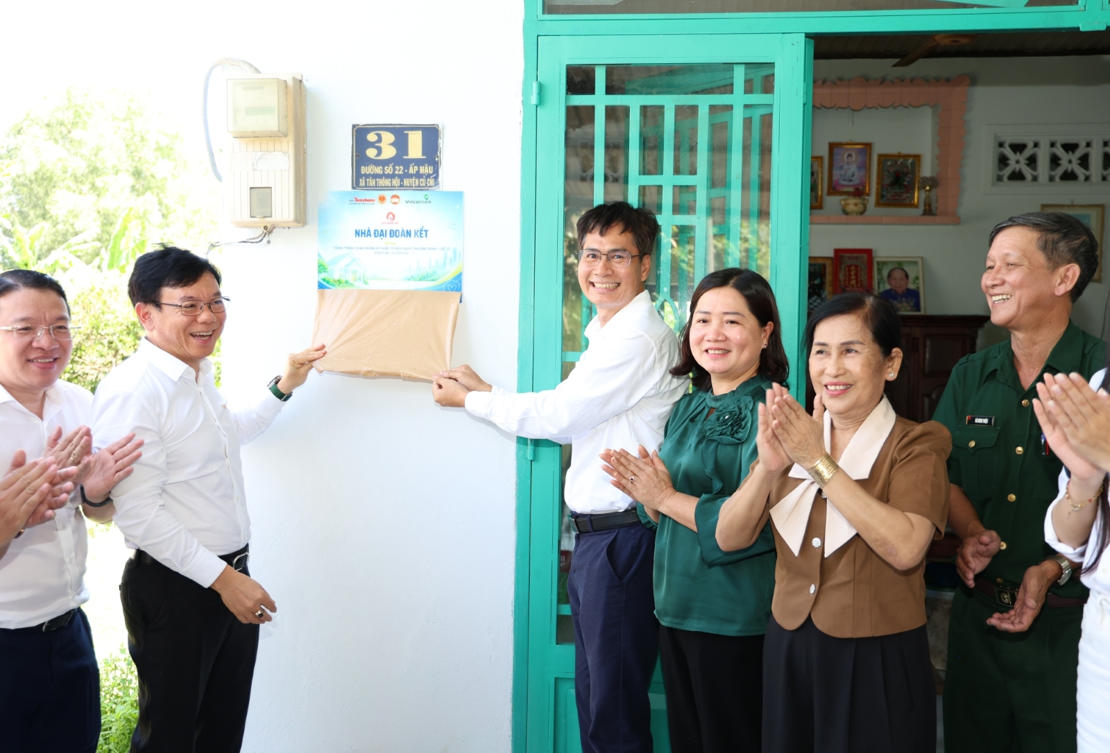 Vietcombank bàn giao 6 căn nhà tình nghĩa cho các cựu chiến binh tại TP. HCM