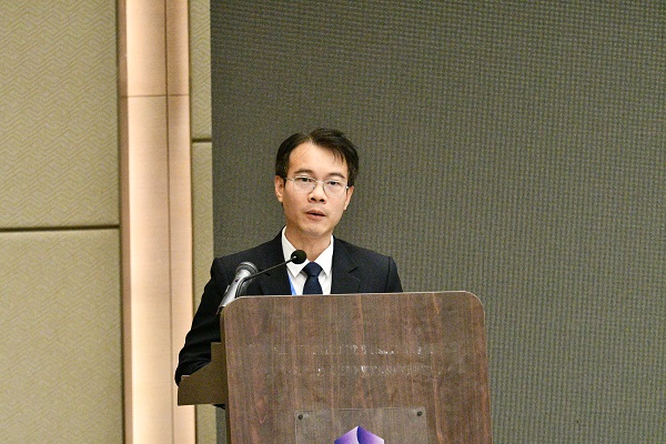 Đại biểu tham luận