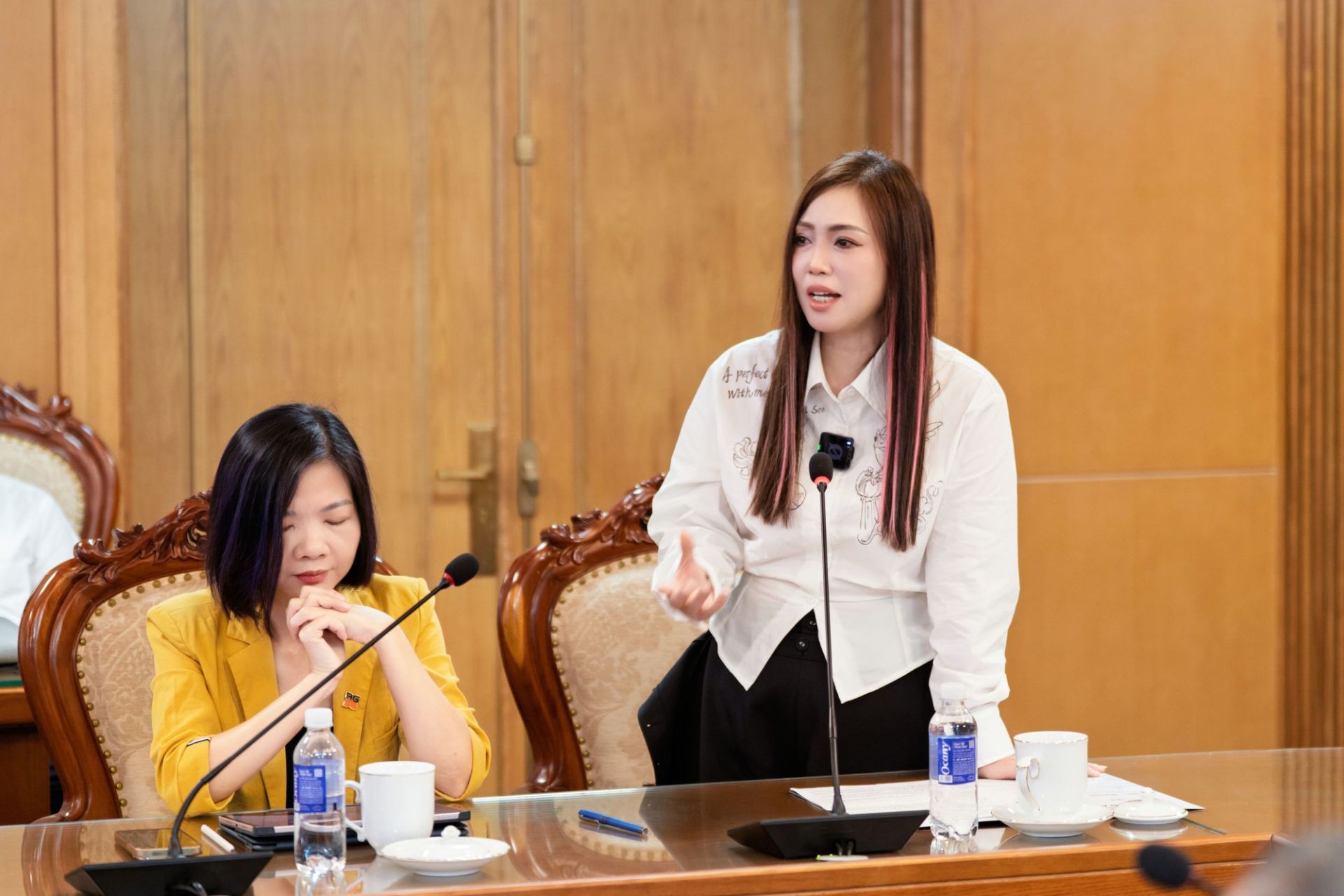 Bà Nguyễn Thị Ngọc Lan, Chủ tịch Tập đoàn Giáo dục Atlantic Group, chia sẻ: “FSEL được thiết kế để hỗ trợ thầy cô giảm bớt áp lực chuyên môn, từ đó có thêm thời gian để tập trung vào những điều cốt lõi: truyền cảm hứng và đồng hành cùng học trò”. Bà Nguyễn Thị Ngọc Lan, Chủ tịch Tập đoàn Giáo dục Atlantic Group, chia sẻ: “FSEL được thiết kế để hỗ trợ thầy cô giảm bớt áp lực chuyên môn, từ đó có thêm thời gian để tập trung vào những điều cốt lõi: truyền cảm hứng và đồng hành cùng học trò”.