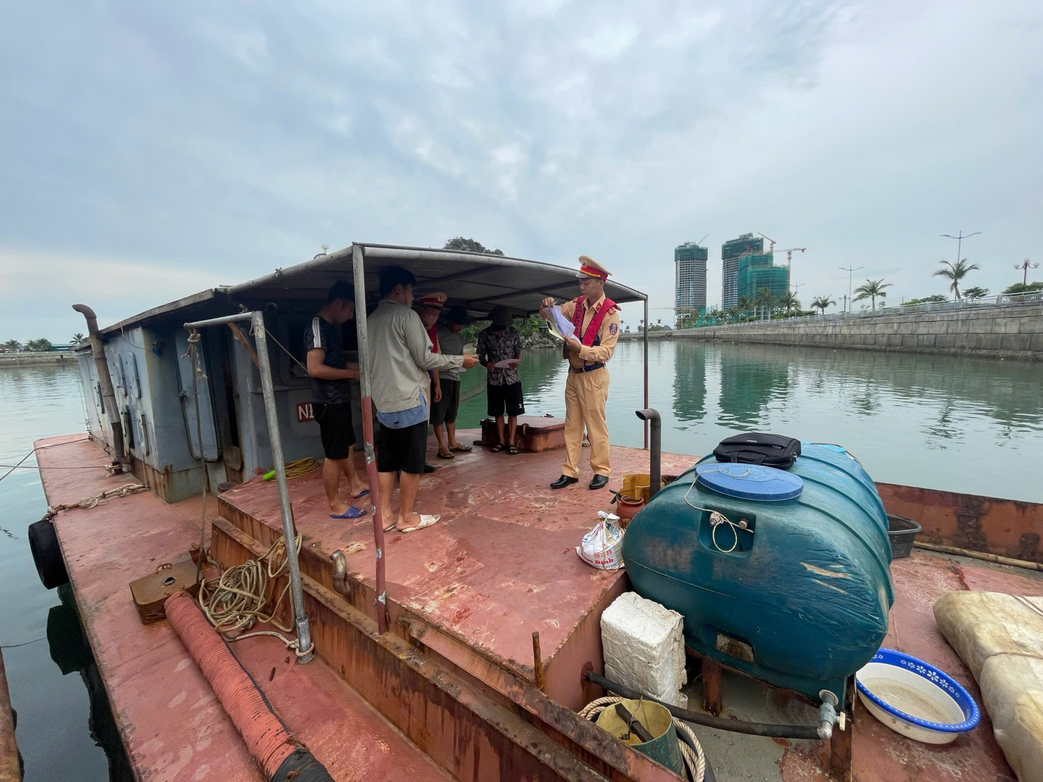 Quảng Ninh: Tăng cường tuần tra kiểm soát, xử lý các hành vi vi phạm trên tuyến thủy nội địa