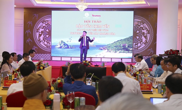 Văn nghệ ch&agrave;o ừng