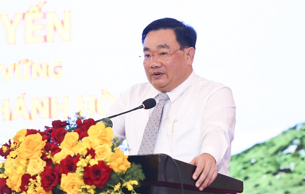 &Ocirc;ng Trịnh Minh Ho&agrave;ng, Ph&oacute; Chủ tịch UBND tỉnh Kh&aacute;nh Ho&agrave; ph&aacute;t biểu tổng kết v&agrave; bế mạc Hội thảo