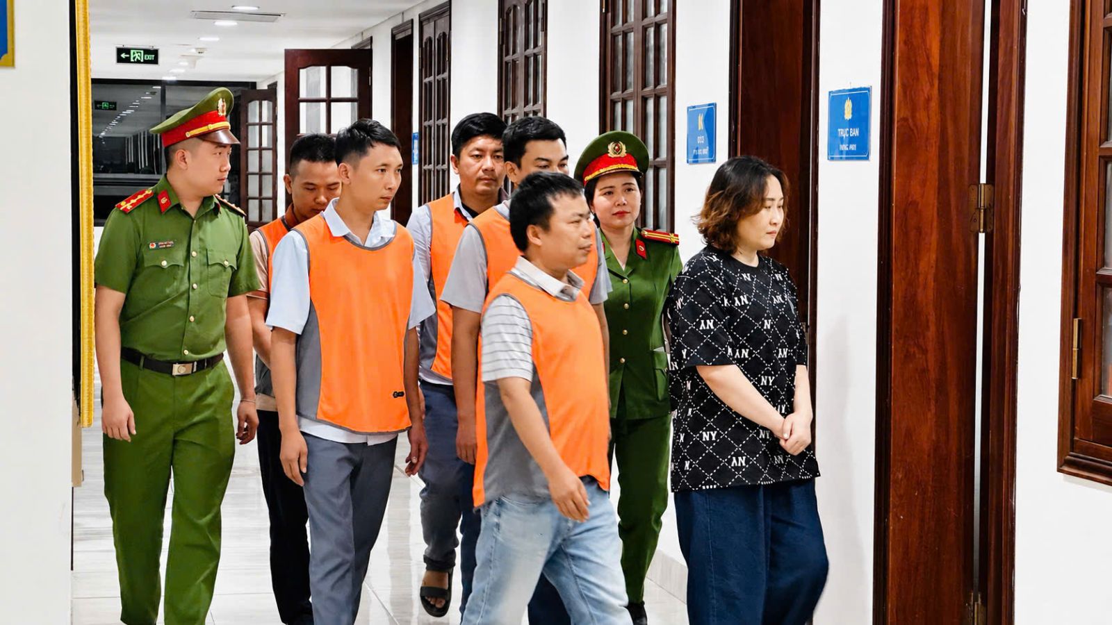 Nhóm đối tượng làm việc với cơ quan Công an Nhóm đối tượng làm việc với cơ quan Công an