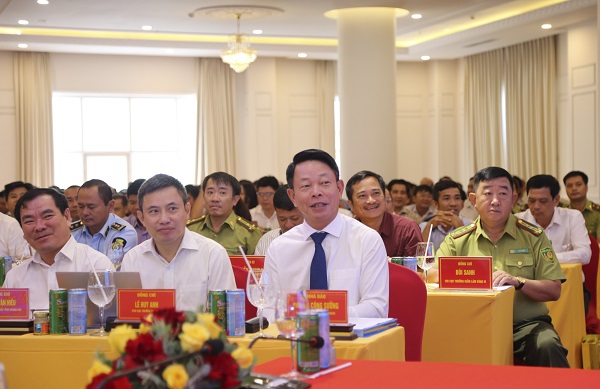 Dại biểu đến dự
