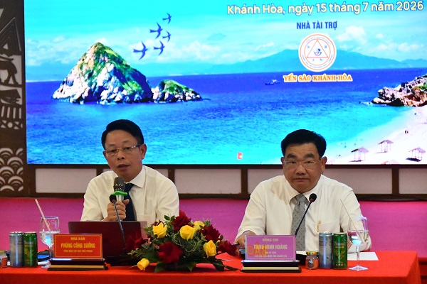 C&aacute;c vị chủ tr&igrave; hội thảo