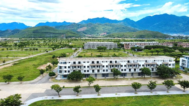 UBND TP. Đ&agrave; Nẵng vừa c&ocirc;ng bố danh mục 3 dự &aacute;n, đất đai được &aacute;p dụng cơ chế, ch&iacute;nh s&aacute;ch đặc th&ugrave; tại nghị quyết số 170, nghị quyết số 29 của Quốc hội tr&ecirc;n phạm vi th&agrave;nh phố (đợt 3).Trong đ&oacute;, c&oacute; dự &aacute;n Khu đ&ocirc; thị sinh th&aacute;i Golden Hills.