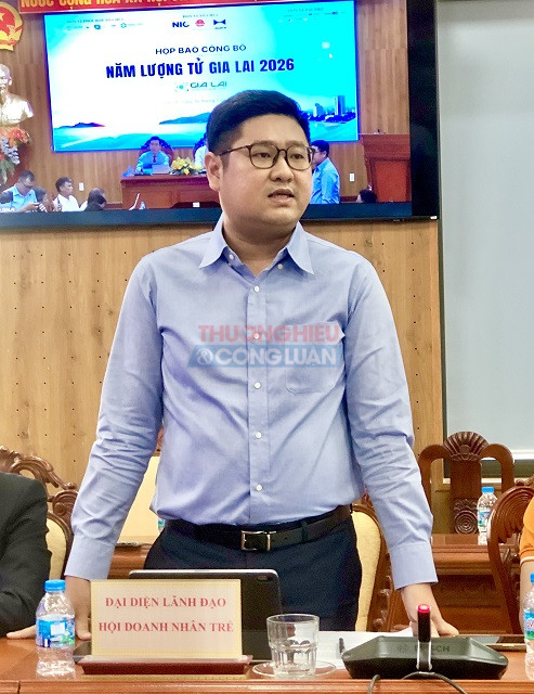 Ông Vũ Hồng Quân giới thiệu về kế hoạch của Hội Doanh nhân trẻ tỉnh Gia Lai triển khai Chương trình Năm Lượng tử Gia Lai – 2026. Ảnh: Viết Hiền Ông Vũ Hồng Quân giới thiệu về kế hoạch của Hội Doanh nhân trẻ tỉnh Gia Lai triển khai Chương trình Năm Lượng tử Gia Lai – 2026. Ảnh: Viết Hiền