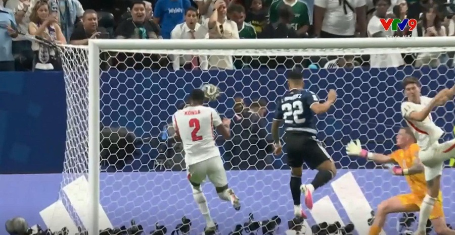 Lautaro Martinez bật cao đánh đầu tung lưới Pickford ấn định chiến thắng 2-1 cho Argentina nhờ pha kiến tạo của Messi Lautaro Martinez bật cao đánh đầu tung lưới Pickford ấn định chiến thắng 2-1 cho Argentina nhờ pha kiến tạo của Messi