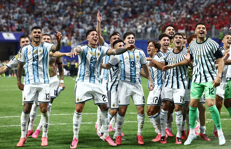 Argentina ngược dòng hạ tuyển Anh, Messi rực sáng đưa nhà đương kim vô địch vào chung kết World Cup 2026