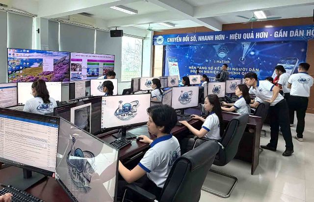 i-HaTinh ghi dấu sau gần 4 th&aacute;ng vận h&agrave;nh với hơn 349.000 lượt c&agrave;i đặt.
