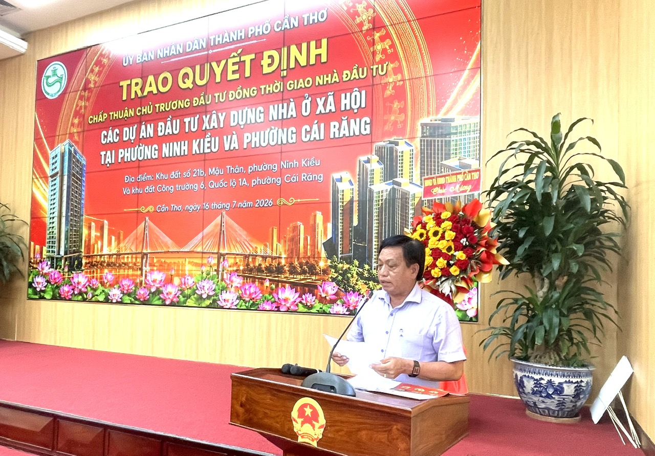 Ông Mã Phương Khanh Phó Giám đốc Sở Xây dựng TP. Cần Thơ công bố Quyết định chủ trương đầu tư xây dựng nhà ở xã hội Ông Mã Phương Khanh Phó Giám đốc Sở Xây dựng TP. Cần Thơ công bố Quyết định chủ trương đầu tư xây dựng nhà ở xã hội