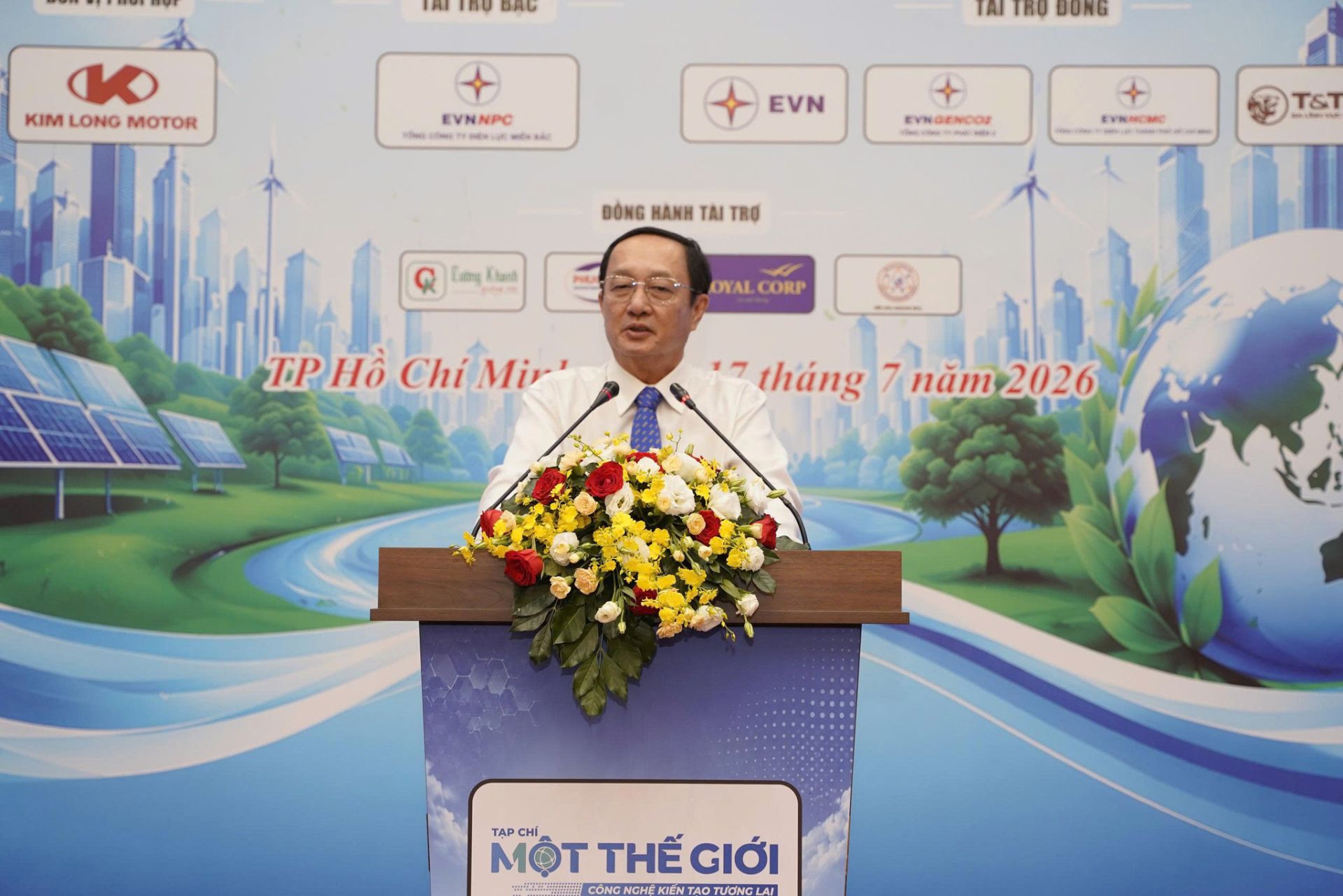 PGS,TS. Huỳnh Th&agrave;nh Đạt - Ph&oacute; Trưởng ban Tuy&ecirc;n gi&aacute;o v&agrave; D&acirc;n vận TW, nguy&ecirc;n Bộ trưởng Bộ Khoa học v&agrave; C&ocirc;ng nghệ ph&aacute;t biểu tại hội thảo.