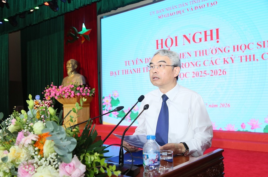 Ông Phạm Đồng Thụy, Ủy viên Ban Thường vụ Tỉnh ủy, Giám đốc Sở Giáo dục và Đào tạo phát biểu tại hội nghị. Ông Phạm Đồng Thụy, Ủy viên Ban Thường vụ Tỉnh ủy, Giám đốc Sở Giáo dục và Đào tạo phát biểu tại hội nghị.