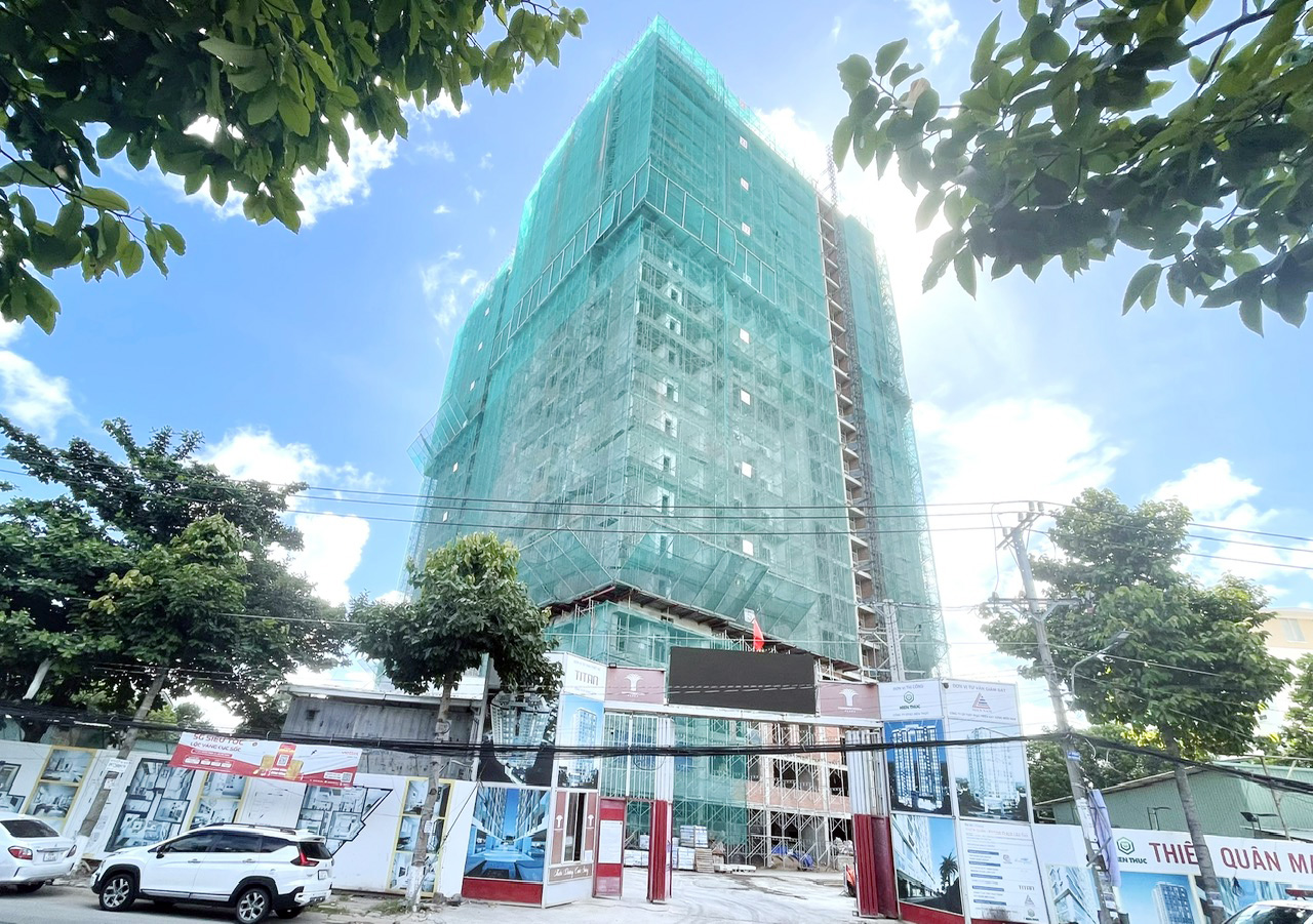 Chung cư cao cấp Thi&ecirc;n Qu&acirc;n Marina Plaza đang trong giai đoạn ho&agrave;n thiện sẽ b&agrave;n giao căn hộ v&agrave;o đầu năm 2027