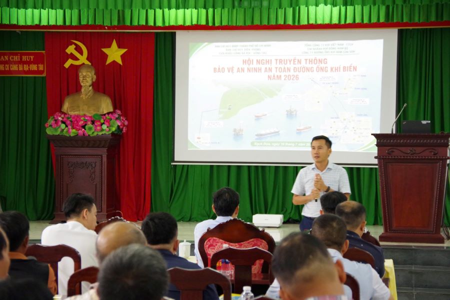 Đại diện Công ty Đường ống khí Nam Côn Sơn truyền thông bảo đảm an ninh, an toàn đường ống khí biển cho bà con ngư dân và các doanh nghiệp cảng biển tham dự Hội nghị. Đại diện Công ty Đường ống khí Nam Côn Sơn truyền thông bảo đảm an ninh, an toàn đường ống khí biển cho bà con ngư dân và các doanh nghiệp cảng biển tham dự Hội nghị.