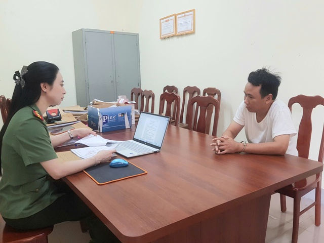 Nghệ An: Bắt chủ cơ sở photocopy làm giả con dấu, tài liệu để trục lợi