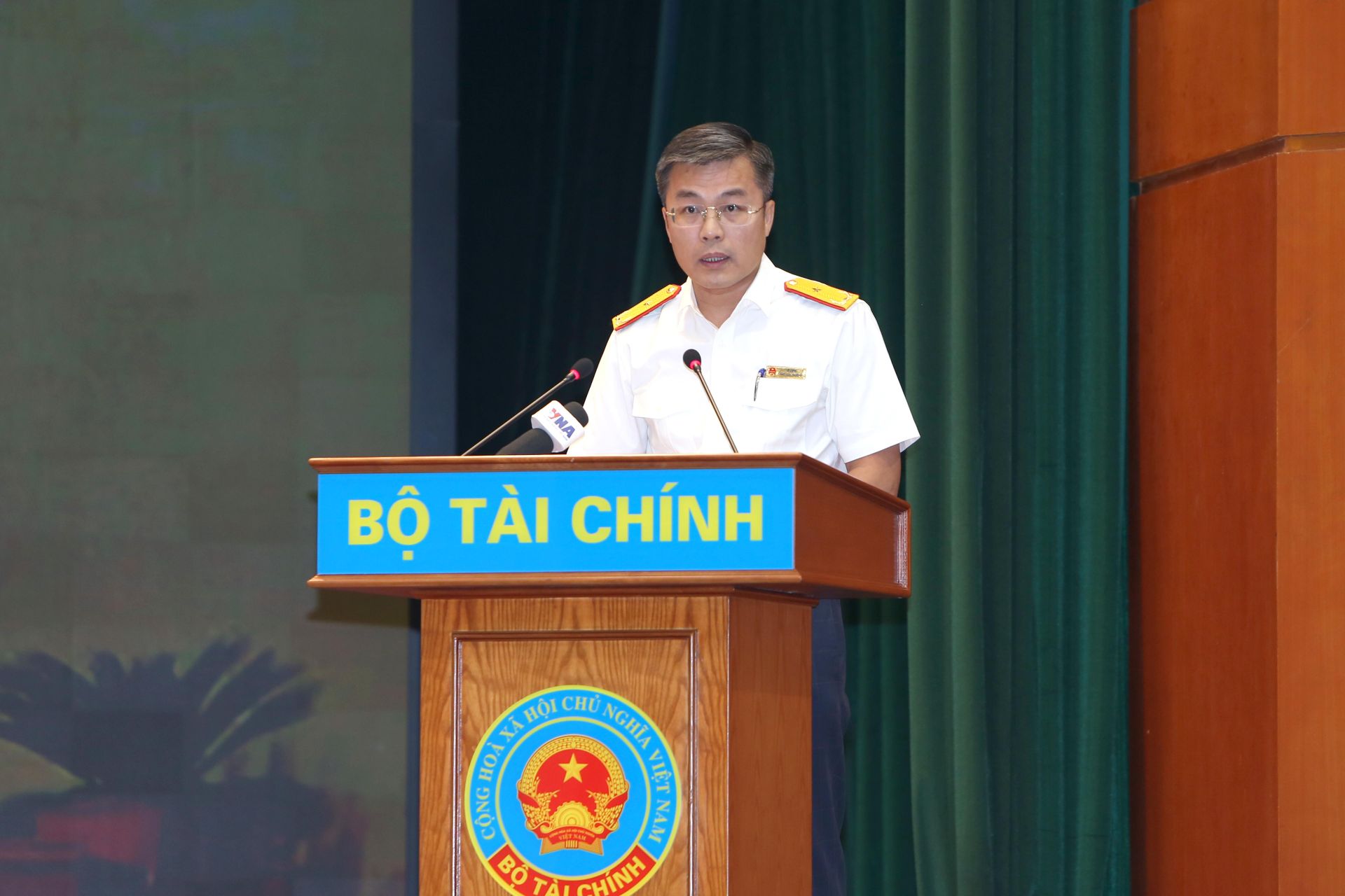 Ông Lê Long, Phó Cục trưởng Cục Thuế phát biểu tham luận tại Hội nghị. Ảnh: gdt.gov.vn Ông Lê Long, Phó Cục trưởng Cục Thuế phát biểu tham luận tại Hội nghị. Ảnh: gdt.gov.vn