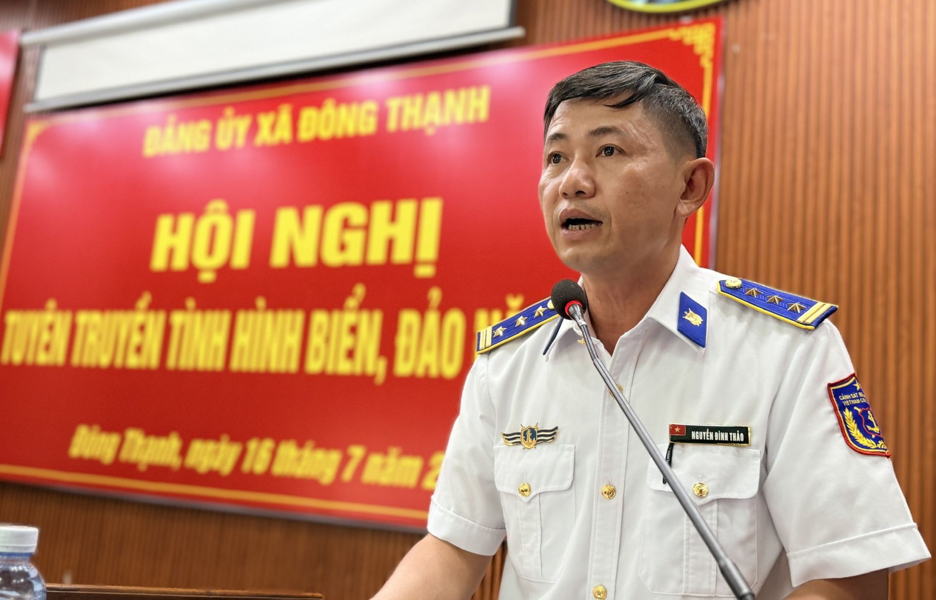 Tăng cường tuyên truyền biển, đảo và pháp luật cho cán bộ, đảng viên