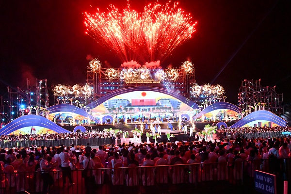 Một cảnh trong Lễ khai mạc Festival Biển Kh&aacute;nh H&ograve;a 2026