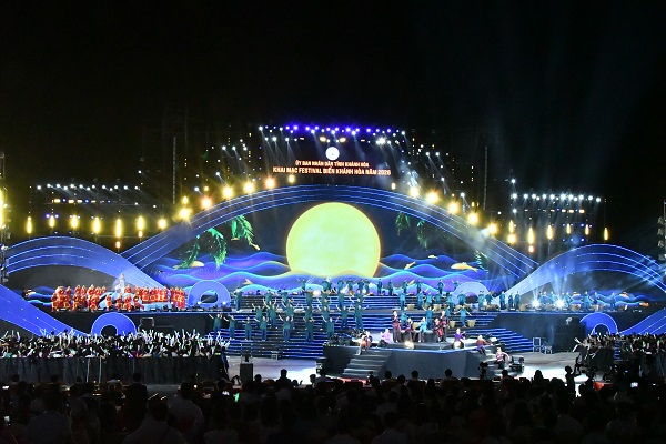 Một cảnh trong Lễ khai mạc Festival Biển Kh&aacute;nh H&ograve;a 2026