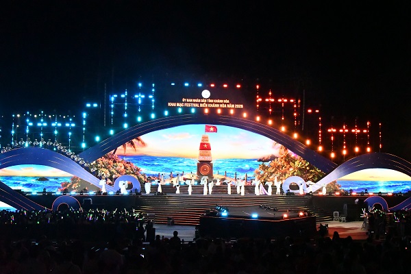 Một cảnh trong Lễ khai mạc Festival Biển Kh&aacute;nh H&ograve;a 2026