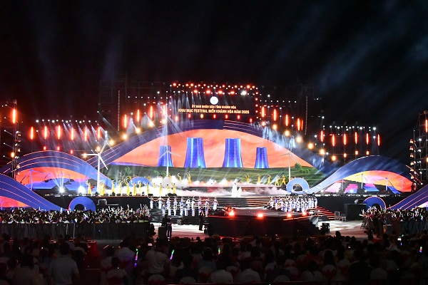 Một cảnh trong Lễ khai mạc Festival Biển Kh&aacute;nh H&ograve;a 2026