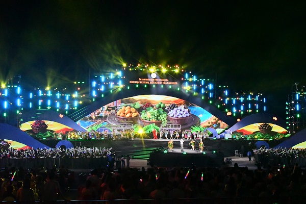 Một cảnh trong Lễ khai mạc Festival Biển Kh&aacute;nh H&ograve;a 2026