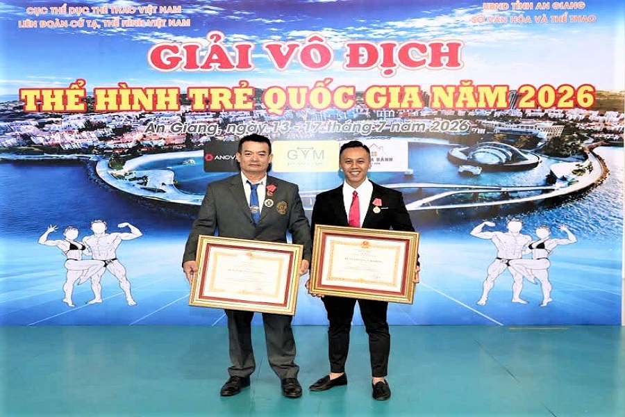 HLV Phù Tường Linh và VĐV K'Tuyên của Lâm Đồng vinh dự được trao Huân chương Lao động hạng Ba. HLV Phù Tường Linh và VĐV K'Tuyên của Lâm Đồng vinh dự được trao Huân chương Lao động hạng Ba.