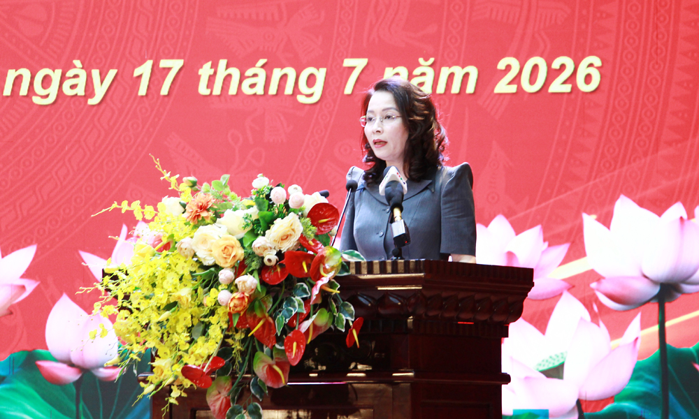 Đồng chí Nguyễn Thị Hương phát biểu chỉ đạo hội nghị. Đồng chí Nguyễn Thị Hương phát biểu chỉ đạo hội nghị.