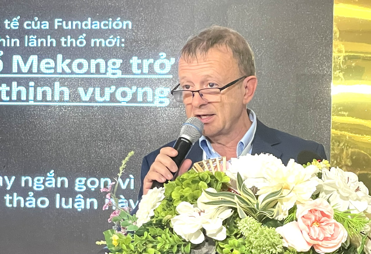 &Ocirc;ng Jose Sanchez Barroso, Cổ vấn Quốc tế Foundaci&oacute;n Metr&oacute;poli ph&aacute;t biểu với Hội thảo