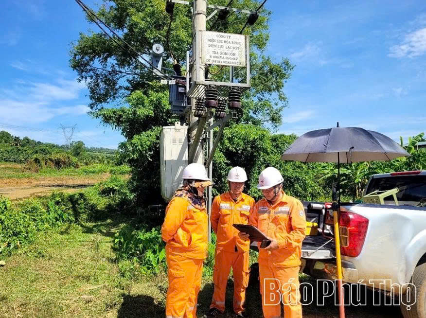 Điện lực Phú Thọ chủ động bảo đảm an toàn lưới điện trước mùa mưa bão