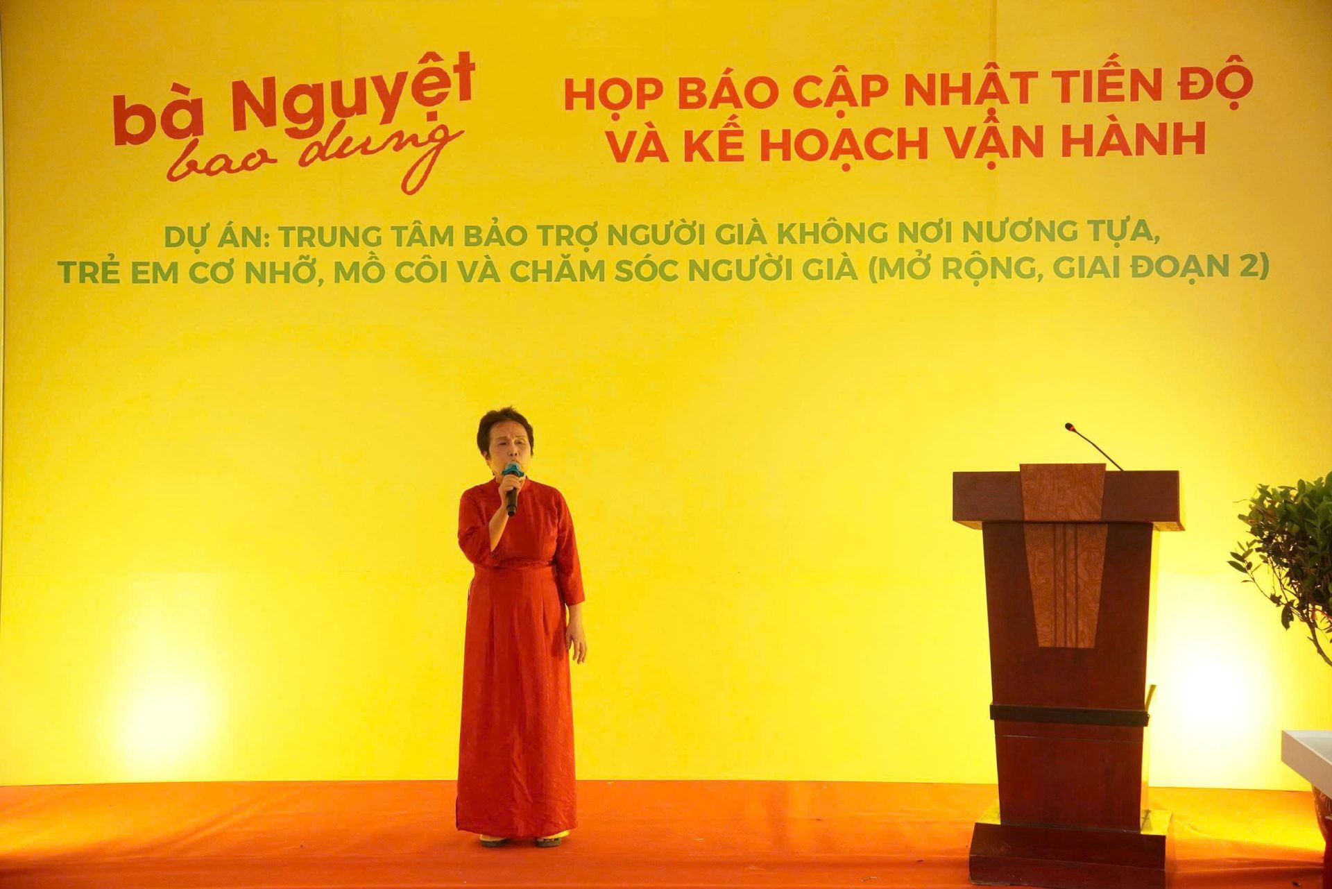 Bà Nguyễn Thị Nguyệt - Giám đốc Trung tâm Bảo trợ xã hội Hường Hà Nguyệt chia sẻ về dự án. Bà Nguyễn Thị Nguyệt - Giám đốc Trung tâm Bảo trợ xã hội Hường Hà Nguyệt chia sẻ về dự án.