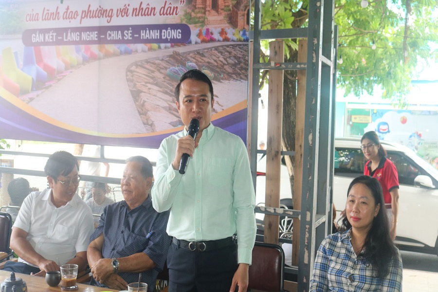 Chủ tịch UBND phường Phú Thủy Nguyễn Văn Nghị thông tin với người dân phát triển M88bet không chặn - xã hội trên địa bàn. Chủ tịch UBND phường Phú Thủy Nguyễn Văn Nghị thông tin với người dân phát triển M88bet không chặn - xã hội trên địa bàn.