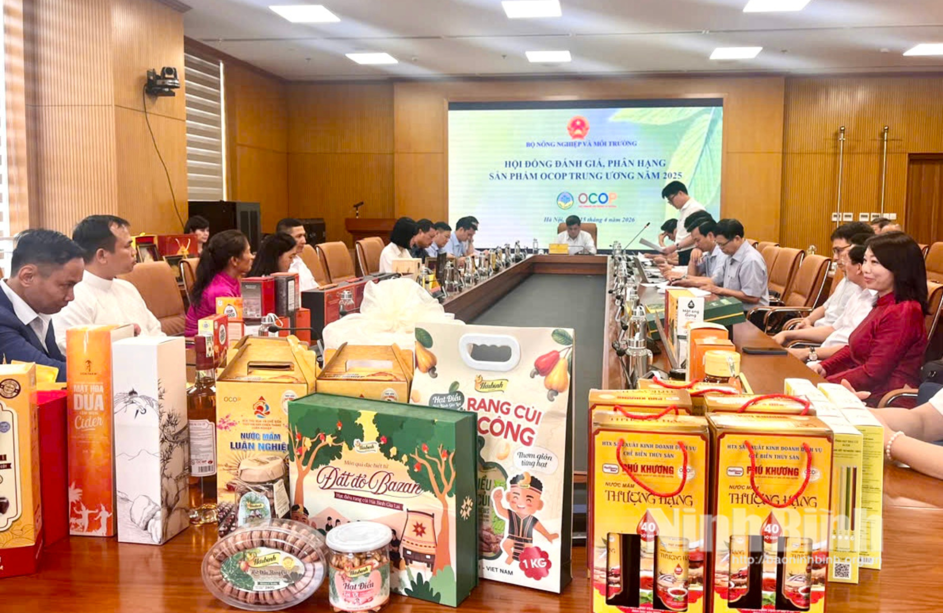đến năm 2030, tỉnh Ninh Bình phấn đấu phát triển thêm khoảng 200 sản phẩm OCOP đạt từ 3 sao trở lên đến năm 2030, tỉnh Ninh Bình phấn đấu phát triển thêm khoảng 200 sản phẩm OCOP đạt từ 3 sao trở lên