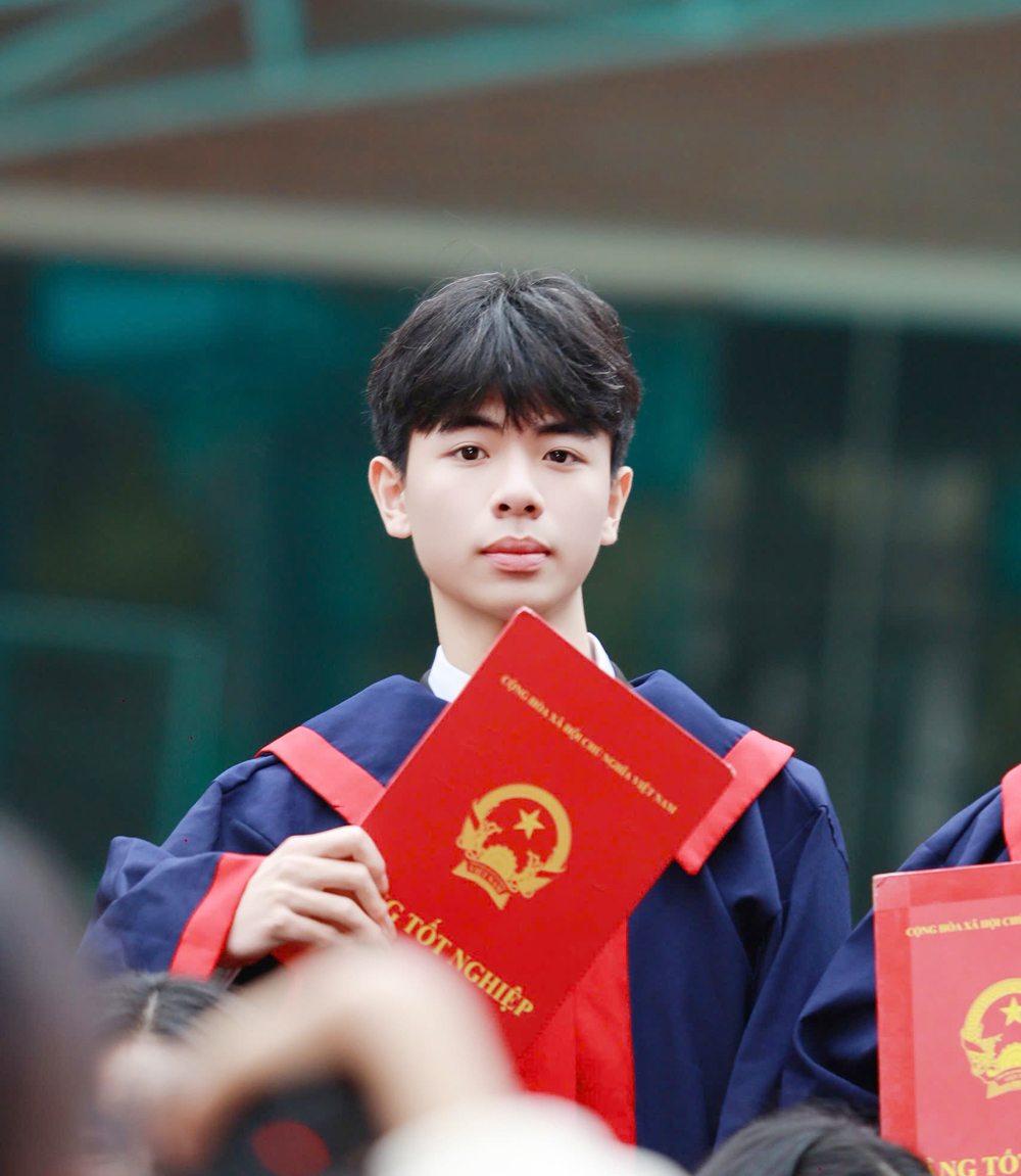 Em Phùng Quang Hưng. Em Phùng Quang Hưng.