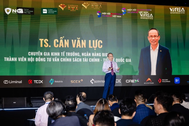 TS. Cấn Văn Lực chia sẻ về quản trị rủi ro trên thị trường tài sản mã hóa. TS. Cấn Văn Lực chia sẻ về quản trị rủi ro trên thị trường tài sản mã hóa.