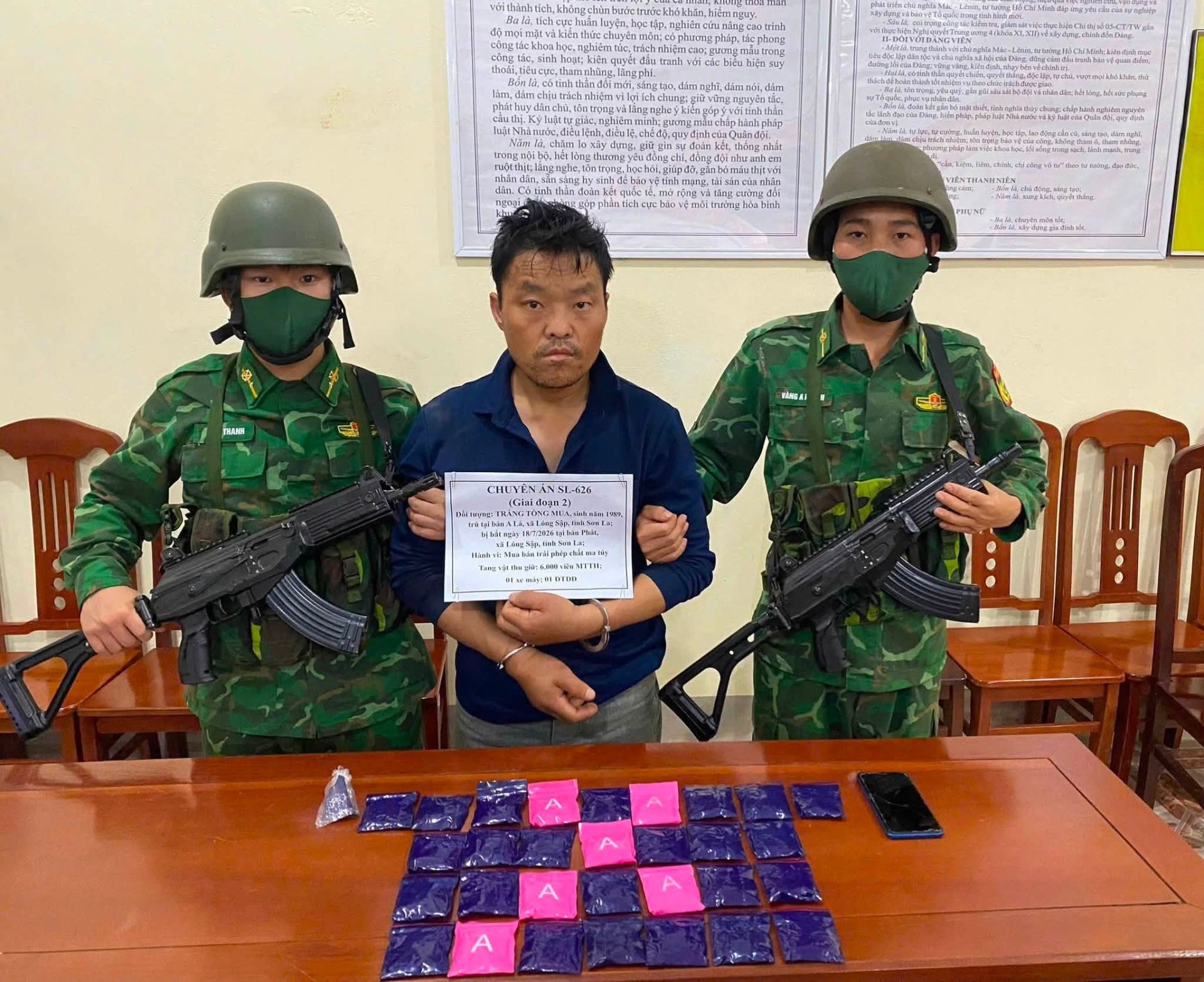 Sơn La: Khống chế đối tượng buôn bán 6.100 viên ma túy, một Thiếu tá biên phòng bị thương