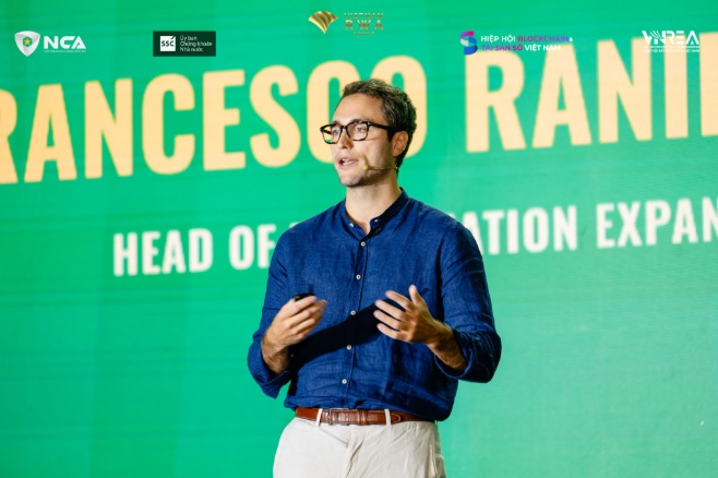 Ông Francesco Ranieri Fabracci đưa ra góc nhìn về về hạ tầng phục vụ thị trường vốn được mã hóa. Ông Francesco Ranieri Fabracci đưa ra góc nhìn về về hạ tầng phục vụ thị trường vốn được mã hóa.