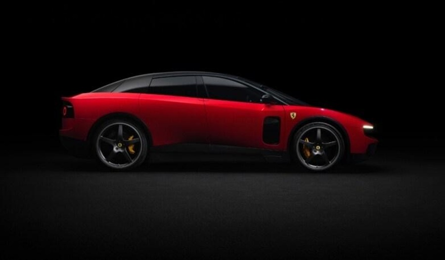 Góc nhìn bên hông Ferrari Luce – Thiết kế fastback liền mạch tạo nên nhiều tranh luận sau khi ra mắt. Góc nhìn bên hông Ferrari Luce – Thiết kế fastback liền mạch tạo nên nhiều tranh luận sau khi ra mắt.