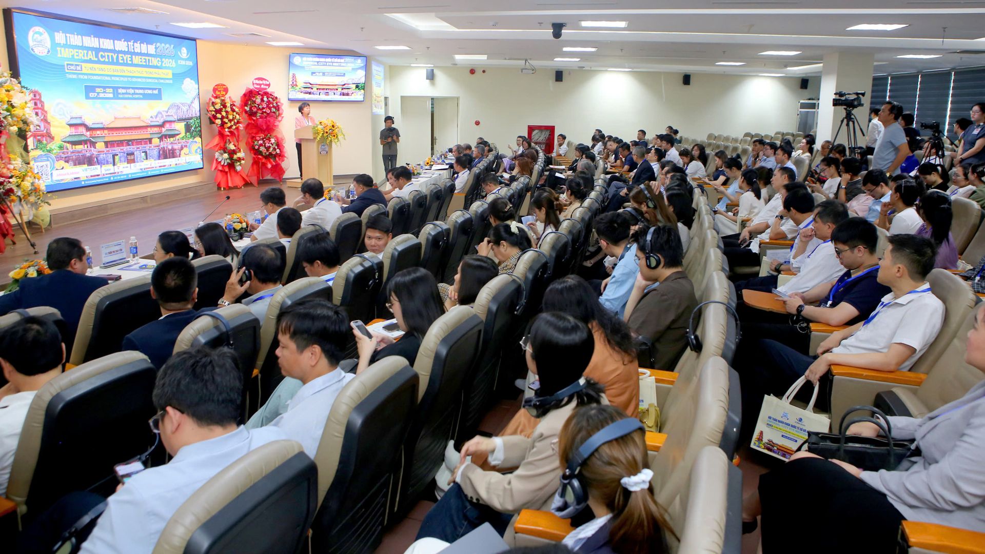 Quang cảnh hội thảo quốc tế Quang cảnh hội thảo quốc tế