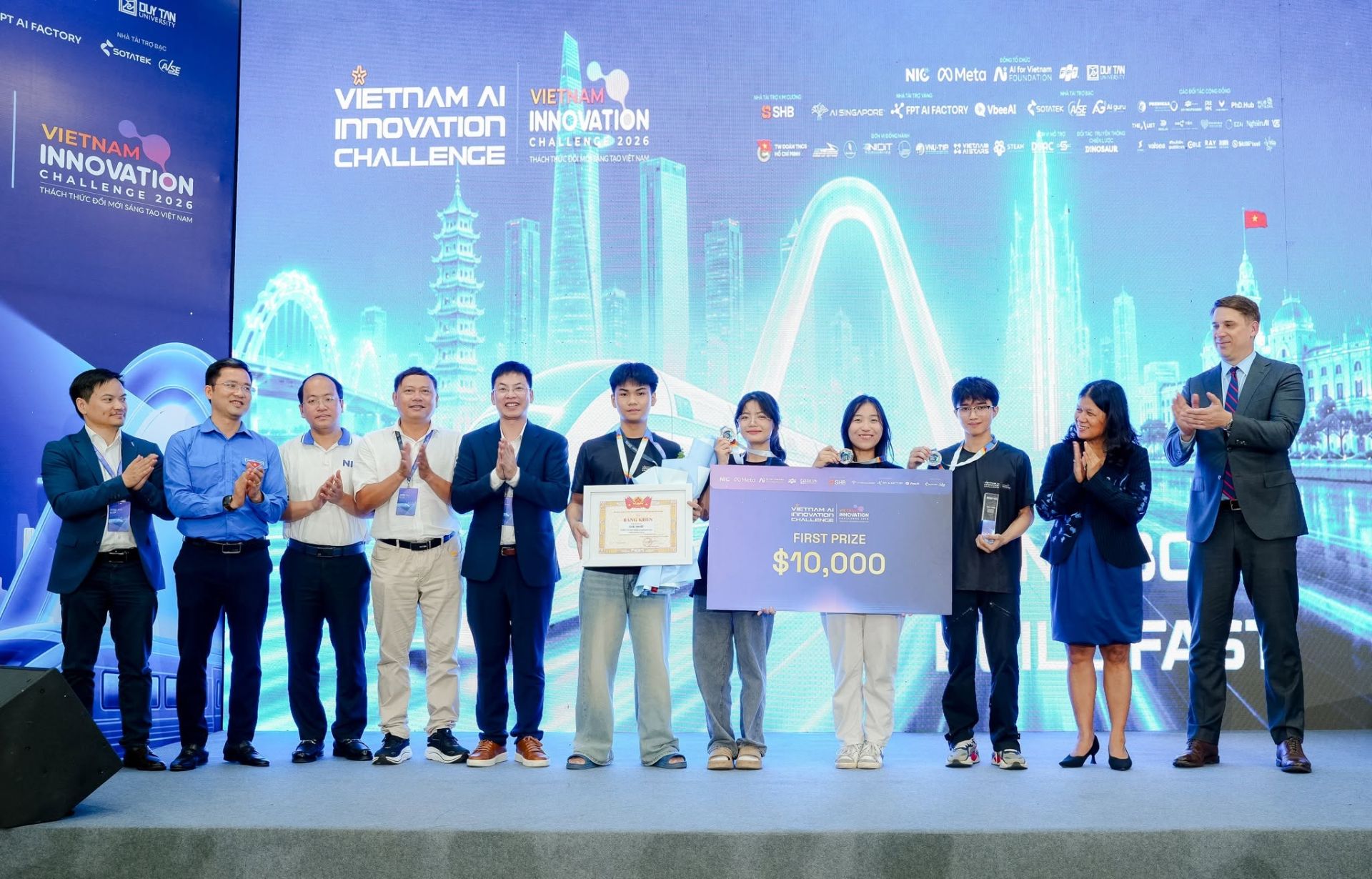 Bế mạc VAIC 2026: Vinh danh những giải pháp AI xuất sắc, mở kỳ vọng AI Make in Vietnam