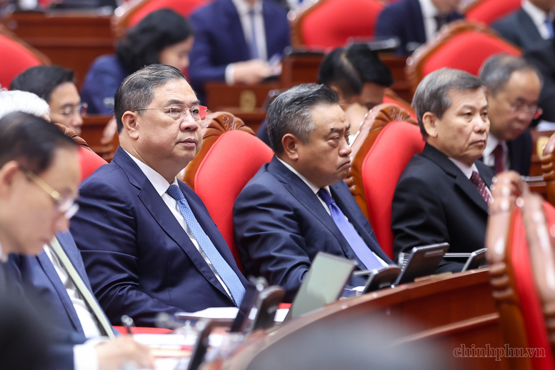 Các đại biểu tham dự phiên khai mạc Hội nghị lần thứ ba Ban Chấp hành Trung ương Đảng khoá XIV - Ảnh: VGP/Nhật Bắc Các đại biểu tham dự phiên khai mạc Hội nghị lần thứ ba Ban Chấp hành Trung ương Đảng khoá XIV - Ảnh: VGP/Nhật Bắc