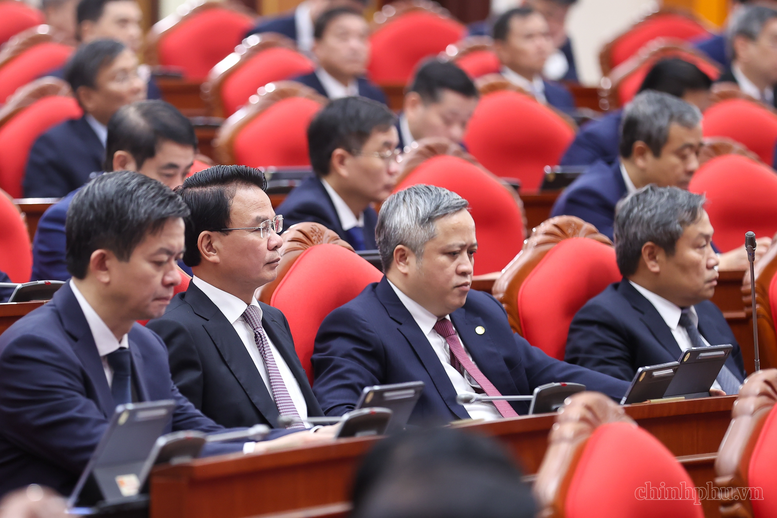 Các đại biểu tham dự phiên khai mạc Hội nghị lần thứ ba Ban Chấp hành Trung ương Đảng khoá XIV - Ảnh: VGP/Nhật Bắc Các đại biểu tham dự phiên khai mạc Hội nghị lần thứ ba Ban Chấp hành Trung ương Đảng khoá XIV - Ảnh: VGP/Nhật Bắc